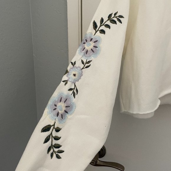 Forever21 Embroidered Long Sleeve Crop Top Sweater - Picture 2 of 4